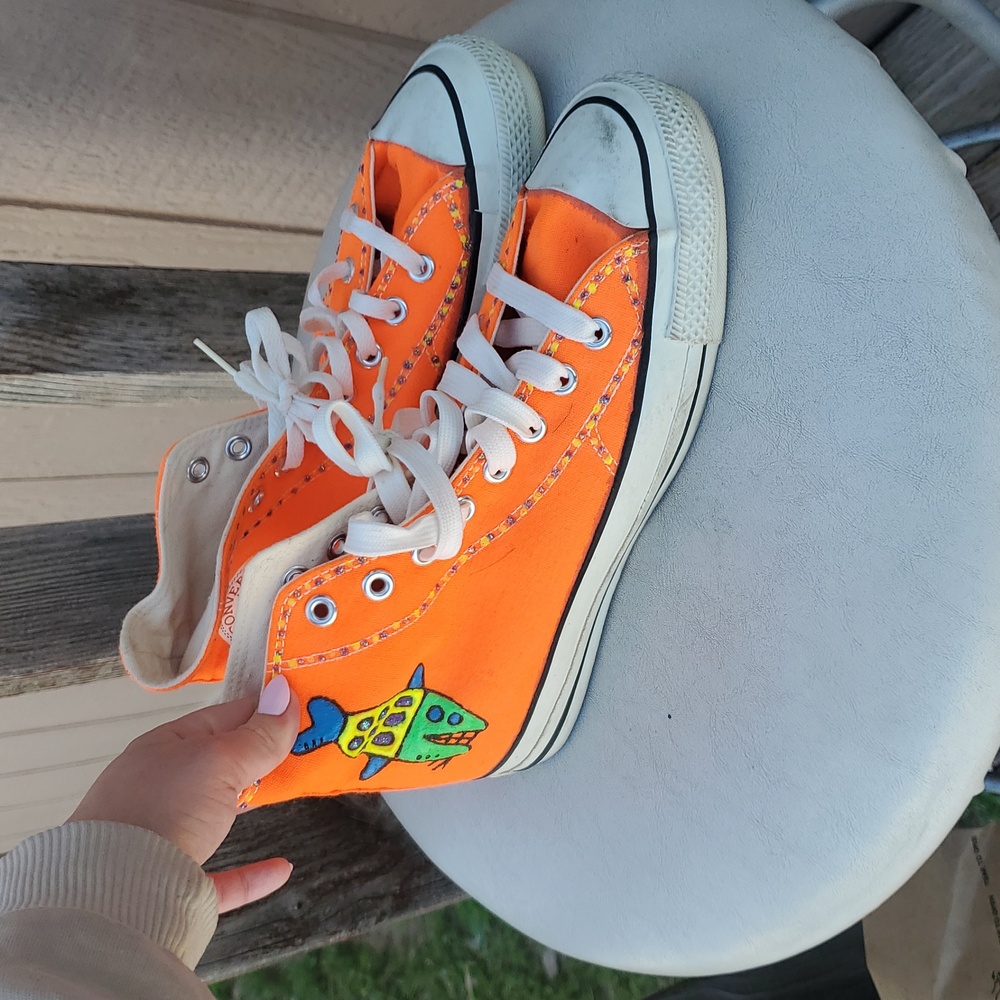 🔥 Rare Custom Converse – Made in USA!Hand‑Painted One‑of‑a‑Kind High Tops - Picture 2 of 12